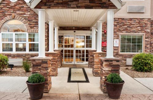 Triadelphia Hotel | Microtel Inn & Suites by Wyndham Wheeling at The Highlands
