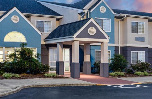 Burlington Hotel | Microtel Inn & Suites by Wyndham Burlington