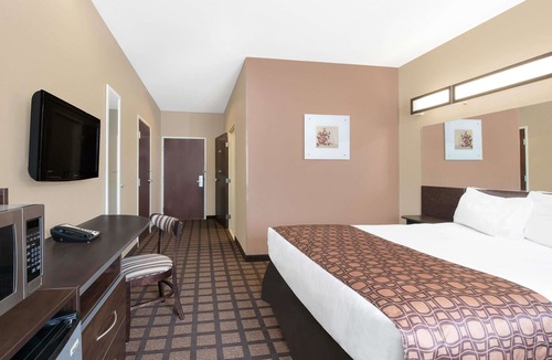Sidney Hotel | Microtel Inn & Suites