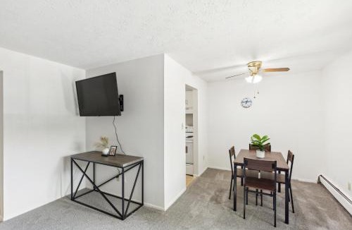 Parma Apartment | Midtown 3229i Cozy & Comfy I Free Parking