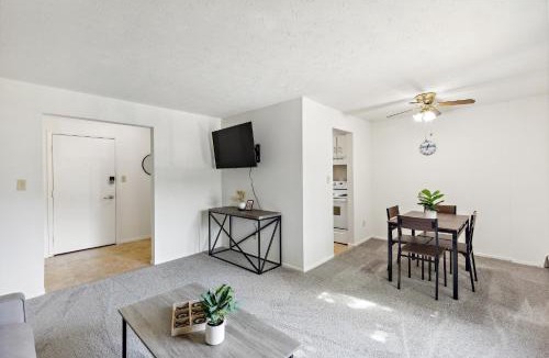 Parma Apartment | Midtown 3229i Cozy & Comfy I Free Parking
