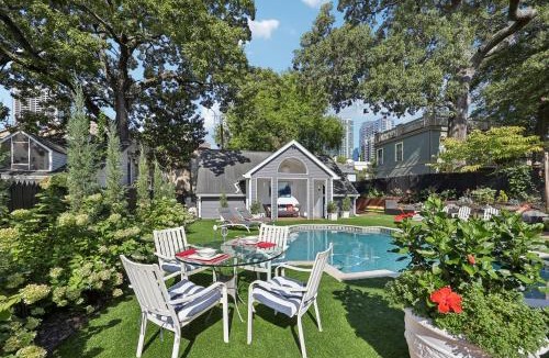 Midtown House | Midtown 6bed 5bath w pool and sauna