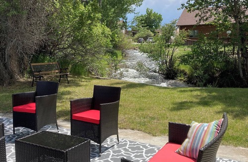 Sheridan Cabin | Mill and Main Cabinn
