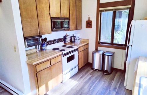 Graeagle Apartment | Mill Pond View, 3 Bedroom, Sleeps 7