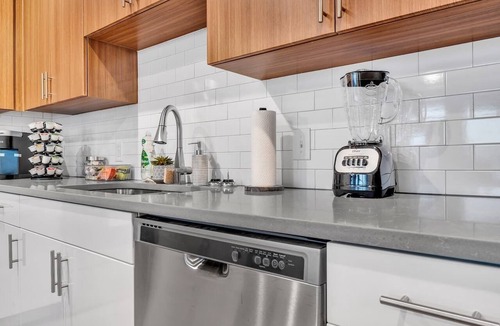 Downtown Apartment | Mins➞Downtown/Med District★ Fully Stocked★24hr Gym★2Bds★2TVs