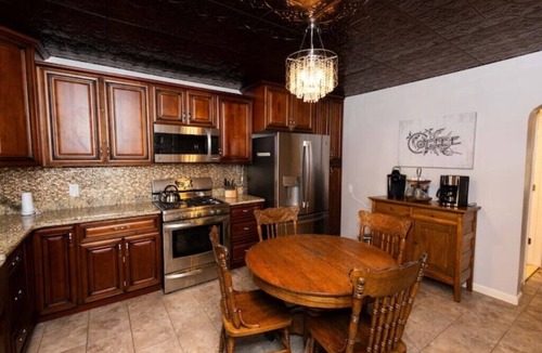 Roseville House | minutes away from Lake St. Clair parking for boats/trailers weekly/monthly rates
