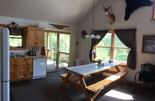 Coram Cabin | Minutes from Glacier Home; Views, Wildlife, Internet, and more!