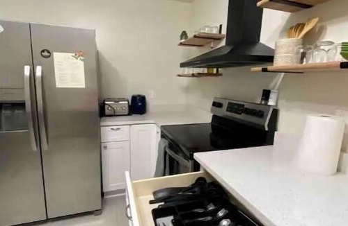 Speedway House | Minutes from Indy Motor Speedway - Dog friendly - Fully fenced yard