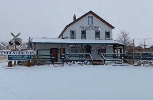 Centennial Apartment | Minutes from skiing and hiking