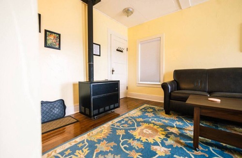Centennial Apartment | Minutes from skiing and hiking