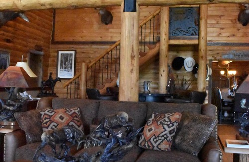 Emigrant Cabin | Minutes from Yellowstone