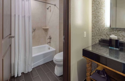 Florida Central Atlantic Coast Hotel | Minutes to Disney World + Pools. Spa. Restaurants.