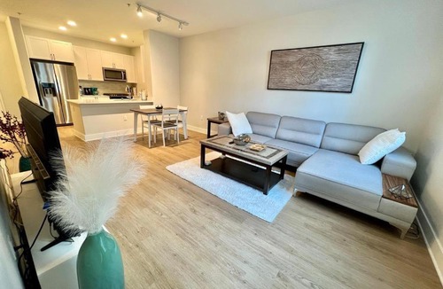 Mid-Wilshire Apartment | Miracle Mile Apartments