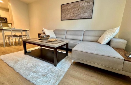 Mid-Wilshire Apartment | Miracle Mile Apartments