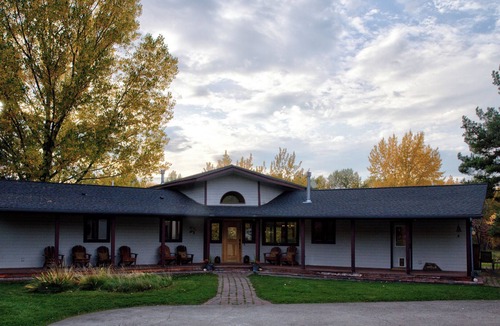 Missoula House | Missoula Bitterroot River Retreat - 3 bedrooms/3 baths sleeps 8