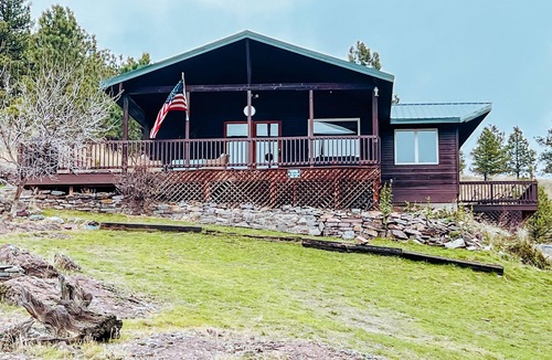 Cascade House | Missouri Canyon Getaway- Close to Missouri River