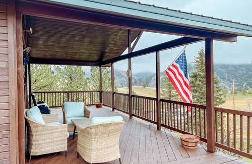 Cascade House | Missouri Canyon Getaway- Close to Missouri River