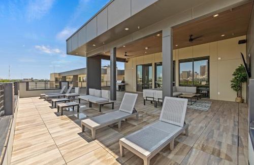 Cedars Apartment | Modern 1 bedroom 2 bed Condo in Heart of Dallas