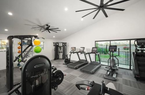 Cox Heights Apartment | Modern 2BD - Parking, Gym, Pool - Sleeps 8 - 5 Min Casino