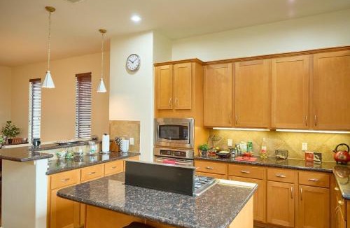 Washington Ave./ Memorial Park Apartment | Modern 2BR Home,near Downtown & Stadiums