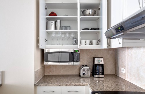 Penn Quarter Apartment | Modern 2BR in Penn Quarter w/Pool + large garden, near metro by Blueground