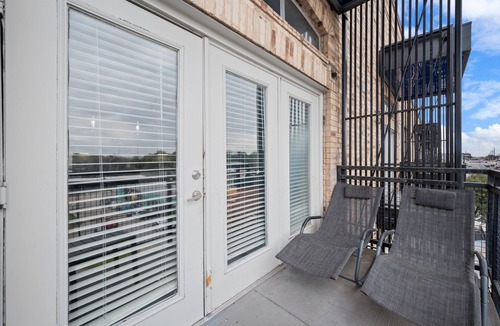 Dawson Apartment | Modern 2BR Loft w/Pool + Balcony in Heart of SoCo