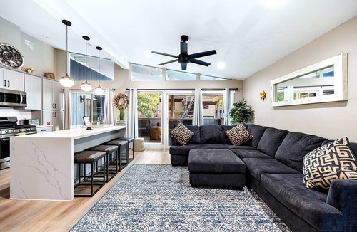 Fair Oaks House | Modern 2BR near American River: fire pit, hilltop views, sleeps 5
