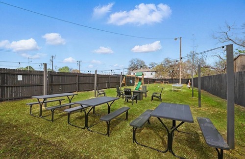 Haltom City Apartment | Modern 2BR Unit Hot Tub Outdoor Lounge
