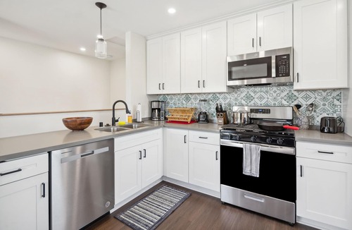 National City House | Modern 3-BR 3-Bath Home w Free Parking, Balcony Views near Beach & Gaslamp