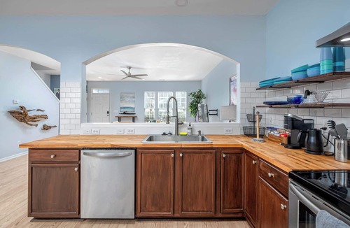 Breckenridge Villa | Modern 3-br Townhome w Private Backyard Near RTP