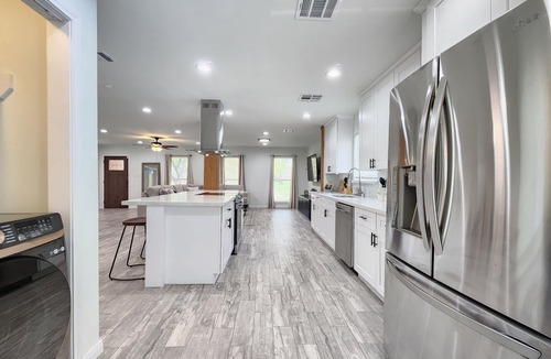Westbury House | Modern 3BR/2BA Home- 15 Mins From NRG Stadium!