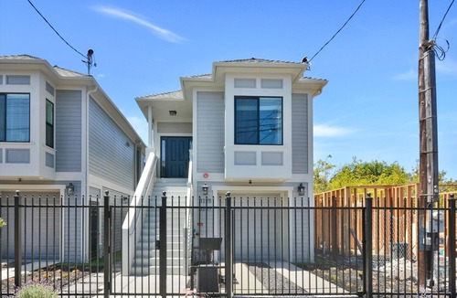 Clawson House | Modern 3BR Urban Oasis 🌿 Close to SF & Oakland Ballers 🏟️
