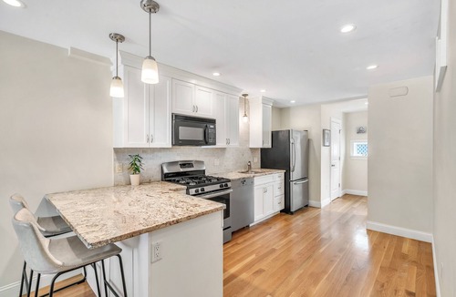 Allston House | Modern 4 Bed 2.5 Bath Home near Harvard with FREE Parking