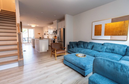 North Charlotte House | Modern 4 bed/5 bath NoDa Townhome w/Rooftop Patio