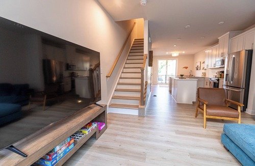 North Charlotte House | Modern 4 bed/5 bath NoDa Townhome w/Rooftop Patio