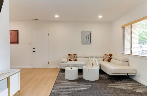 San Fernando House | Modern 4 bedroom in San Fernando