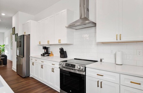 Ponderosa - Wingate House | Modern 4BR Retreat Near CLT Airport & Uptown
