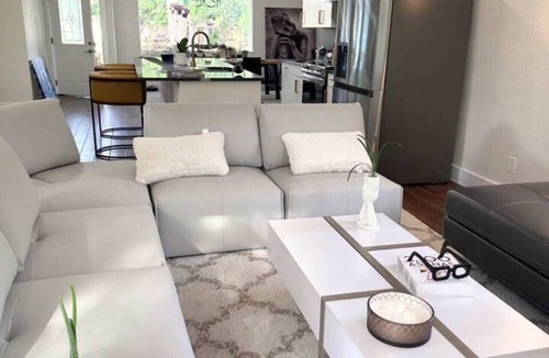 Cedar Park House | Modern 4BR Retreat w/ Hot Tub & Huge Backyard