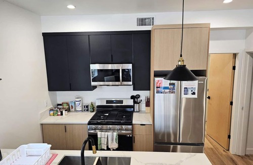 East Hollywood Apartment | Modern 5-Bedroom Hollywood Escape and Exclusive Stay with AC, WiFi & Parking