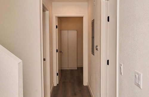 University Park House | Modern 5BR 5BA House near USC/DTLA
