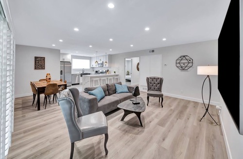 West Hills House | Modern 5BR with 2 King Beds, Huge Yard & Jacuzzi!