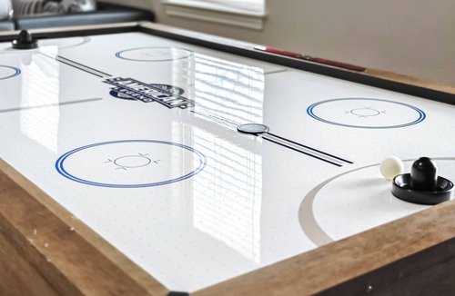Cloverleaf House | Modern 6 Bedroom House with Tons of Games, BBQ, 2 85" TVs and Surround Sound!