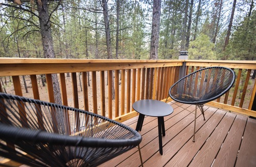 La Pine Cabin | Modern A-Frame cabin w/hot tub close to Bend, Crater Lake, Mt Bachelor resort