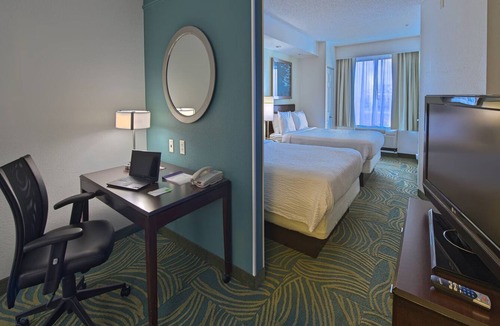 Greensboro Hotel | Modern All‑Suite Stay with Free Breakfast & Indoor Pool