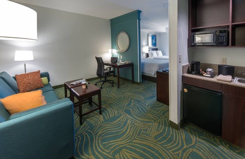 Greensboro Hotel | Modern All‑Suite Stay with Free Breakfast & Indoor Pool