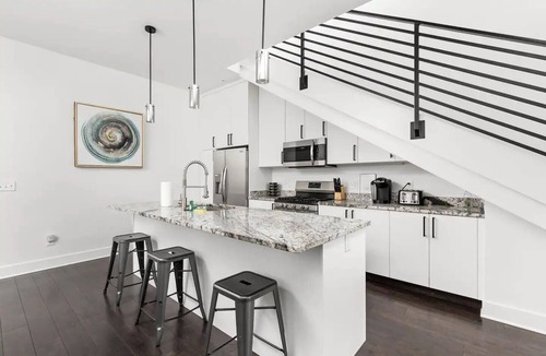 Fountain Square House | Modern and Fun 4BR+ Pool Table in Fountain Square