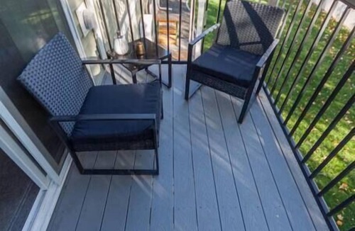 Spokane Valley Apartment | Modern and Stylish, KING bed, Wifi, FREE Parking!