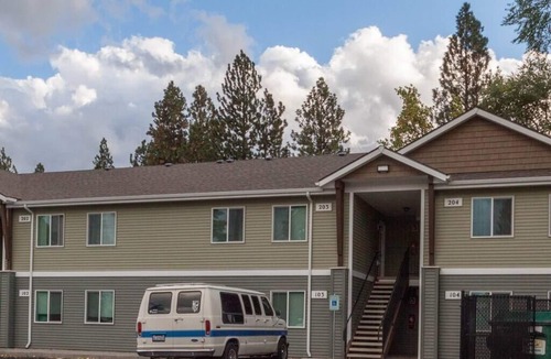 Spokane Valley Apartment | Modern and Stylish, KING bed, Wifi, FREE Parking!