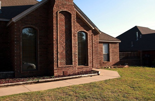 Lawton House | Modern and stylish 3 bedroom with large layout floor plan