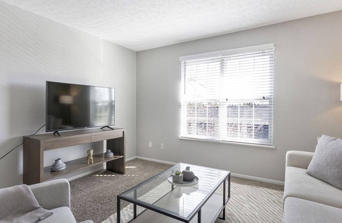 Lewis Center Apartment | Modern Apartment in Prime Location (ID9303X46)